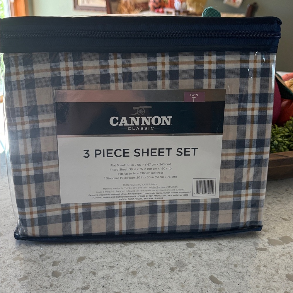 Canon Classic Blue and Cream Plaid Sheet Set, twin.